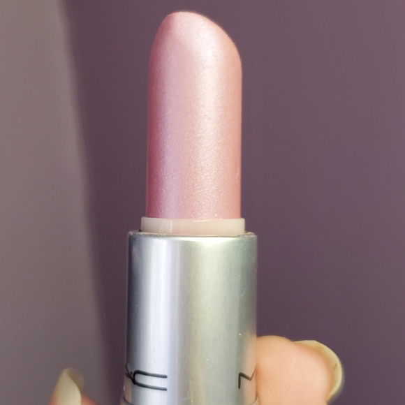 MAC Pervette Lipstick - Picture 4 of 6